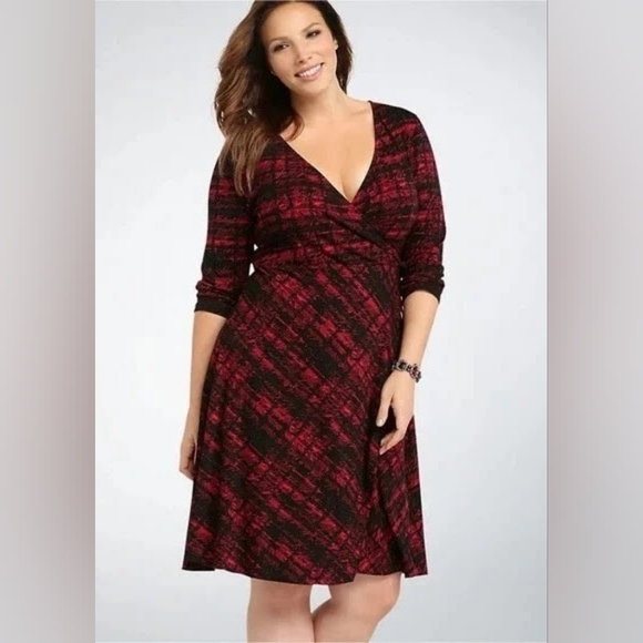 Torrid Red and Black Faux Wrap Dress In 0 (L) - Picture 1 of 10
